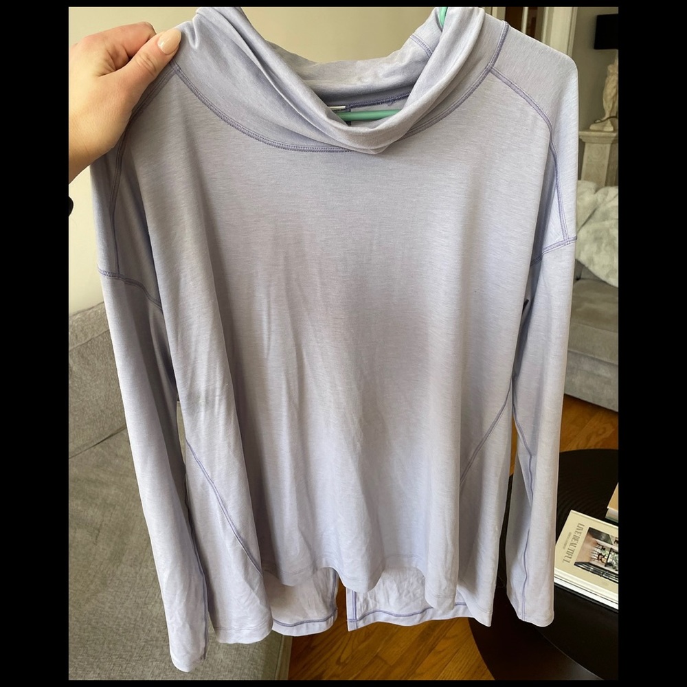 COPY - Lululemon long sleeve shirt